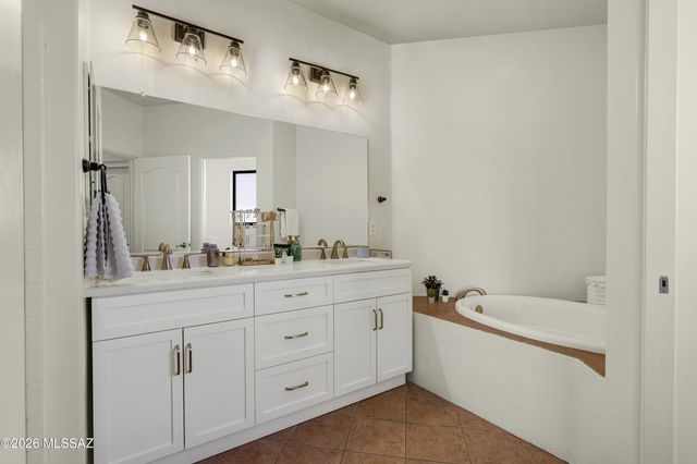 2772 N Bell Hollow Place, Tucson, AZ 85745