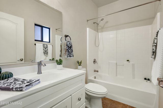 2772 N Bell Hollow Place, Tucson, AZ 85745