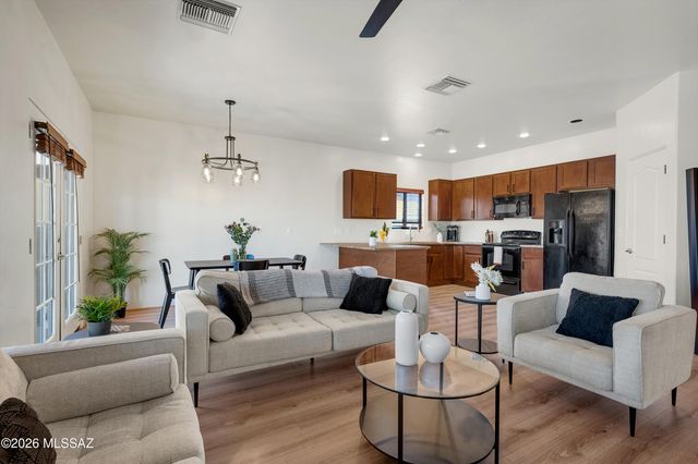 2772 N Bell Hollow Place, Tucson, AZ 85745