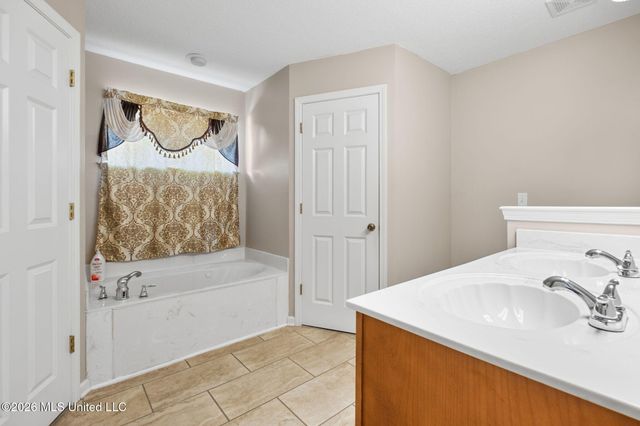 1599 W Madison Cove, Southaven, MS 38671