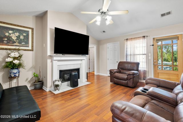 1599 W Madison Cove, Southaven, MS 38671