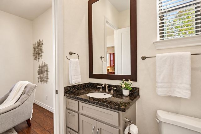 1102 Sherwood Run, Houston, TX 77043