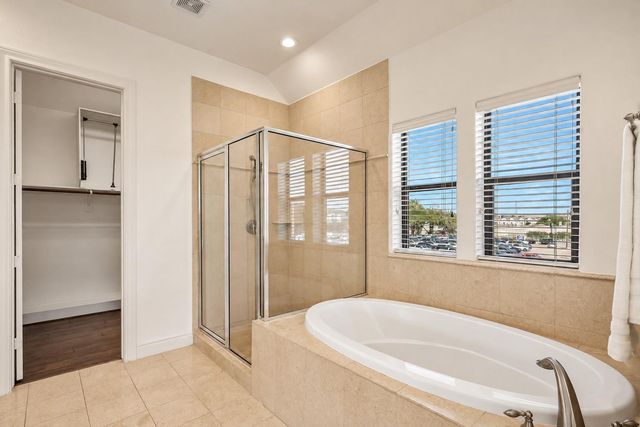 1102 Sherwood Run, Houston, TX 77043