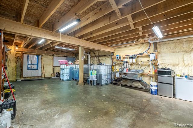 8261 N Dort Highway, Mount Morris, MI 48458