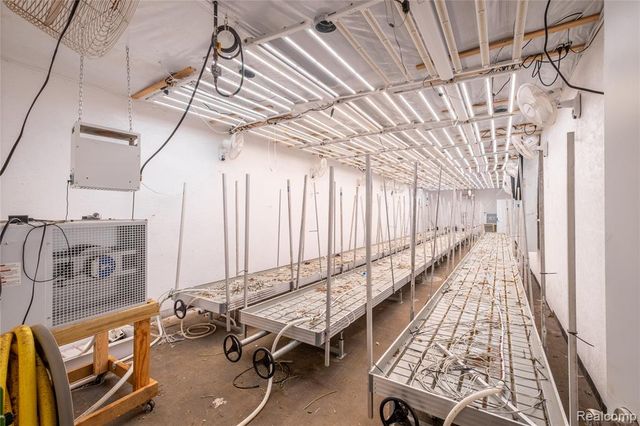 8261 N Dort Highway, Mount Morris, MI 48458