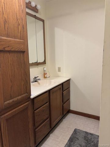 8261 N Dort Highway, Mount Morris, MI 48458