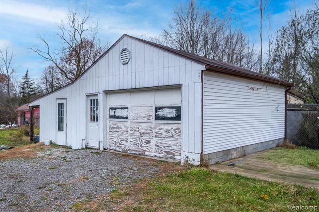 8261 N Dort Highway, Mount Morris, MI 48458