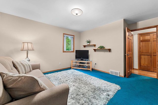 2727 BROOK HILLS DRIVE, Suamico, WI 54313