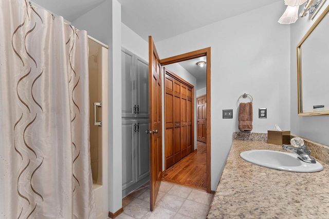 2727 BROOK HILLS DRIVE, Suamico, WI 54313