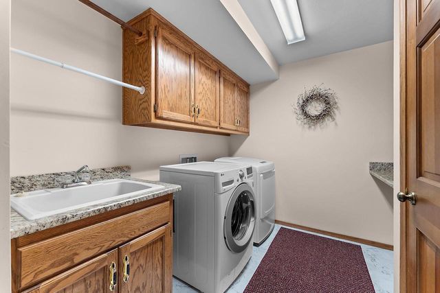 2727 BROOK HILLS DRIVE, Suamico, WI 54313