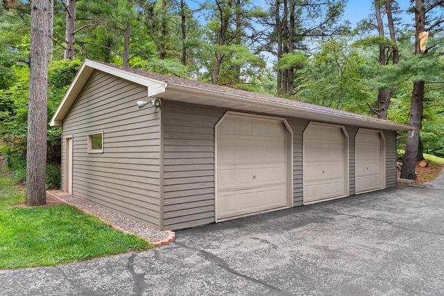 2727 BROOK HILLS DRIVE, Suamico, WI 54313