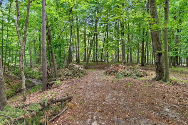2727 BROOK HILLS DRIVE, Suamico, WI 54313