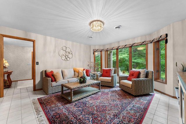 2727 BROOK HILLS DRIVE, Suamico, WI 54313