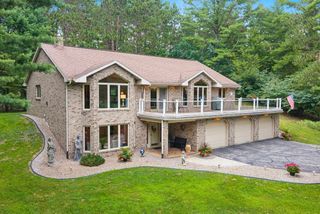 2727 BROOK HILLS DRIVE, Suamico, WI 54313