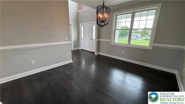 465 Gail Drive, Bushkill Twp, PA 18064