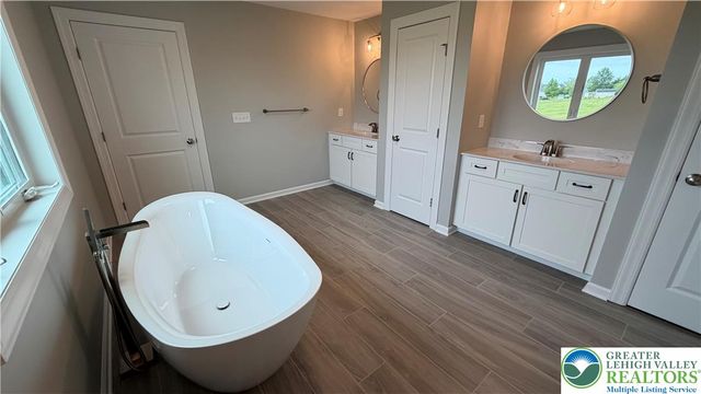 465 Gail Drive, Bushkill Twp, PA 18064