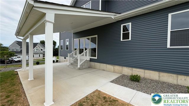 465 Gail Drive, Bushkill Twp, PA 18064