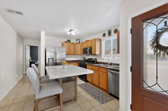 2401 Treviso Drive SE, Rio Rancho, NM 87124