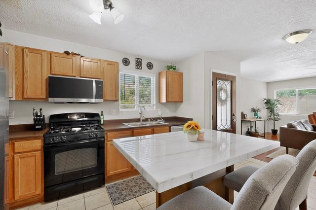 2401 Treviso Drive SE, Rio Rancho, NM 87124