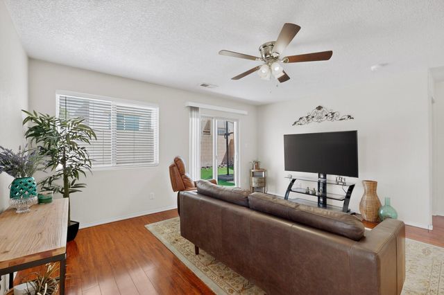2401 Treviso Drive SE, Rio Rancho, NM 87124