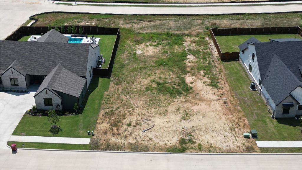 2706 Stonecrest Drive, Sherman, TX 75092