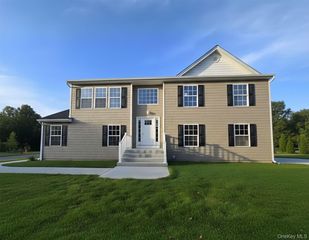 103 Brookfield Avenue B, Center Moriches, NY 11934