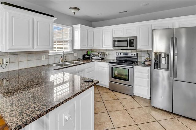 911 S 23rd Street, Rogers, AR 72758