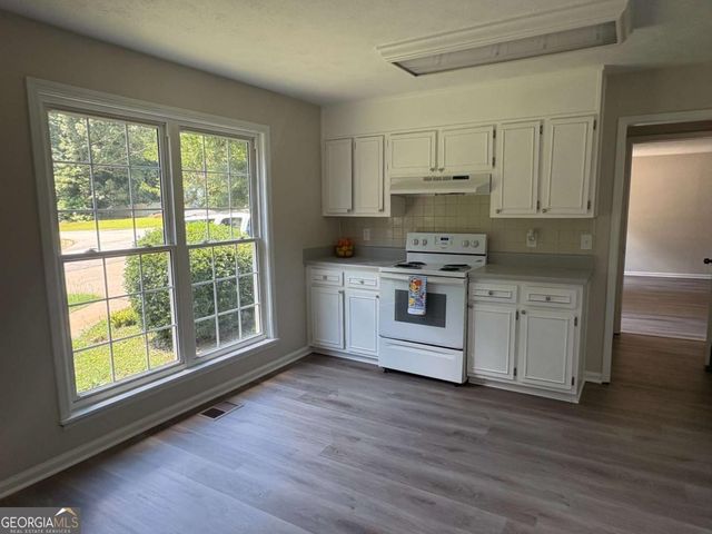 6762 Oakland Drive, Douglasville, GA 30135