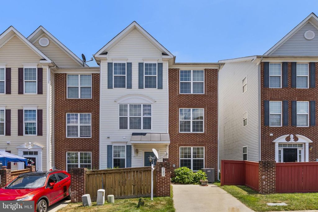 127 MOUNTAIN CREEK CIR, Frederick, MD 21702