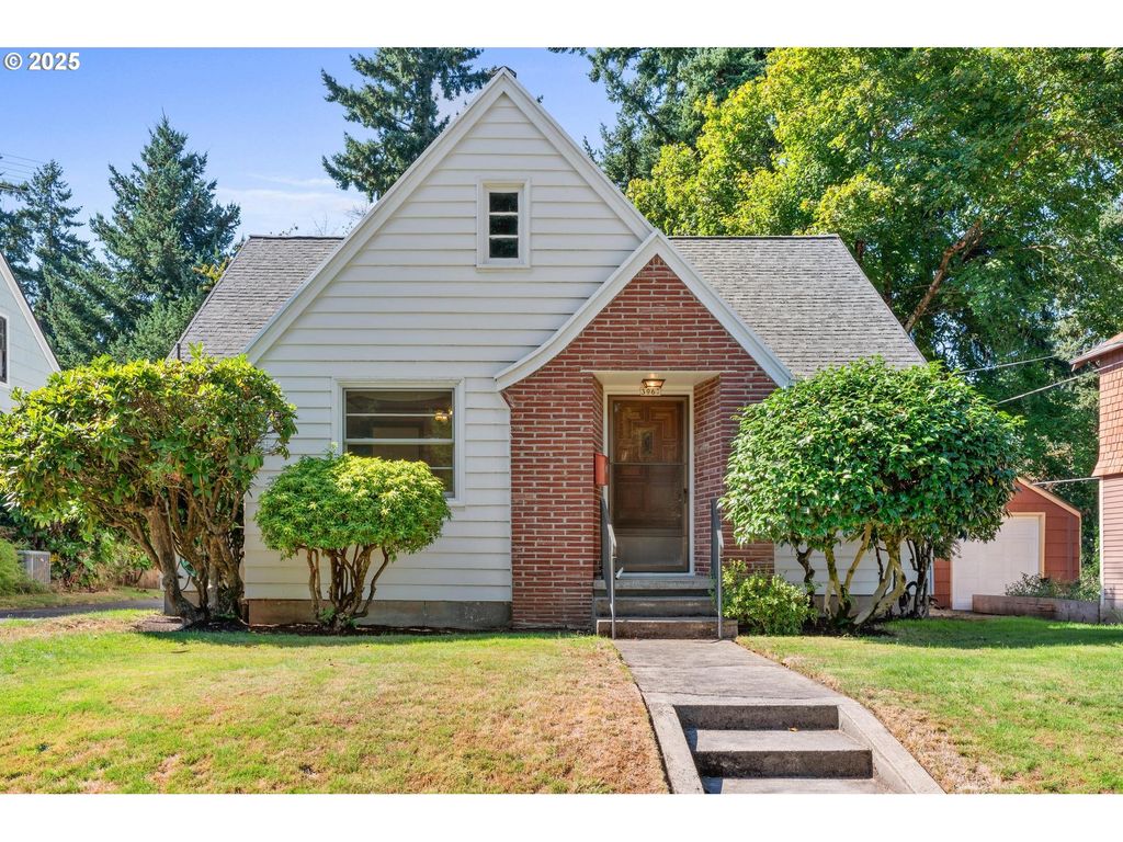 3967 Ne 38TH Ave, Portland, OR 97212