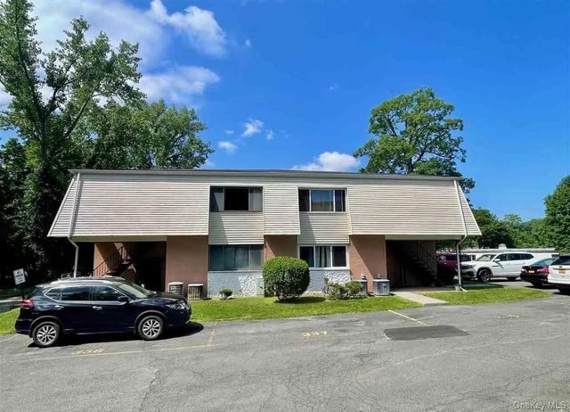 1201 McIntosh Place 12A, Newburgh, NY 12550