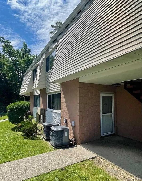 1201 McIntosh Place 12A, Newburgh, NY 12550