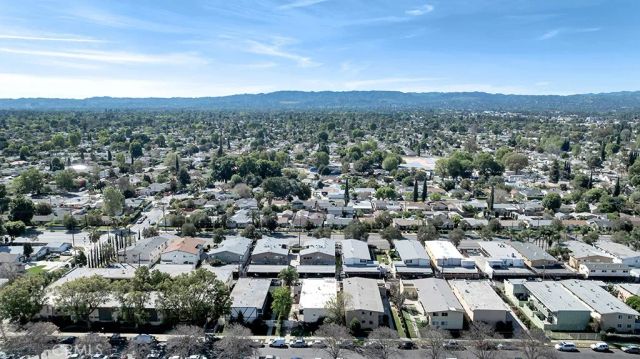 17926 Schoenborn St, Northridge, CA 91325