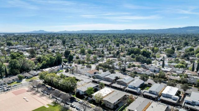 17926 Schoenborn St, Northridge, CA 91325