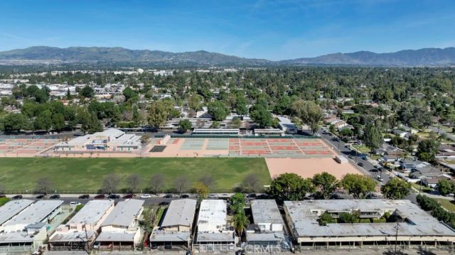 17926 Schoenborn St, Northridge, CA 91325