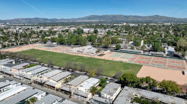 17926 Schoenborn St, Northridge, CA 91325