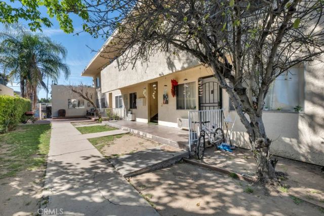 17926 Schoenborn St, Northridge, CA 91325