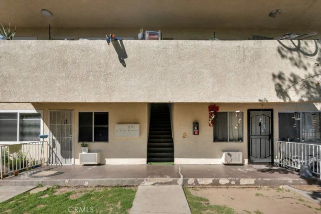 17926 Schoenborn St, Northridge, CA 91325