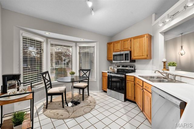 807 Briarwood Court, Lake St Louis, MO 63367