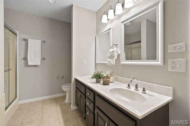 807 Briarwood Court, Lake St Louis, MO 63367