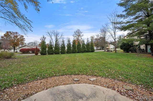 807 Briarwood Court, Lake St Louis, MO 63367