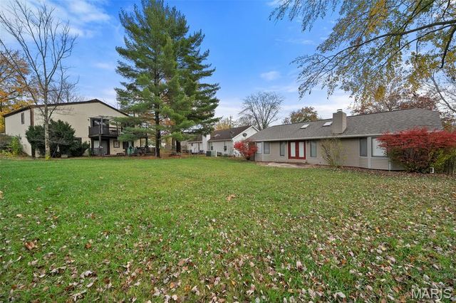 807 Briarwood Court, Lake St Louis, MO 63367