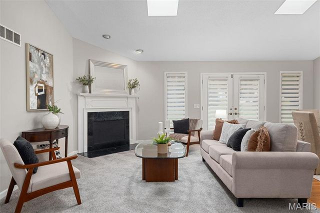 807 Briarwood Court, Lake St Louis, MO 63367