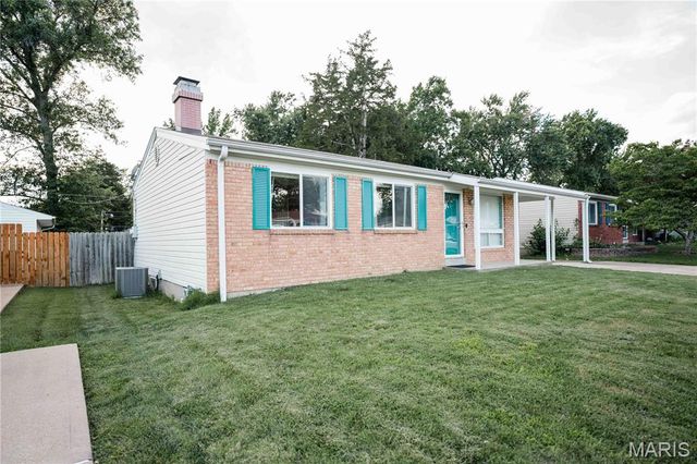 2845 Sugar Tree Lane, Maryland Heights, MO 63043
