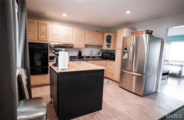 2845 Sugar Tree Lane, Maryland Heights, MO 63043
