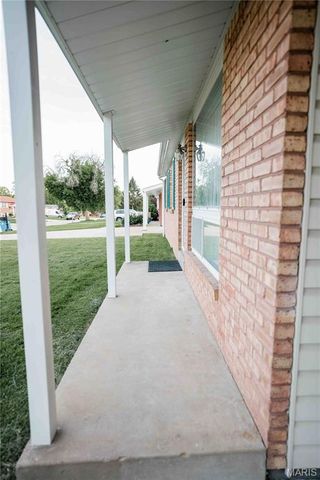 2845 Sugar Tree Lane, Maryland Heights, MO 63043
