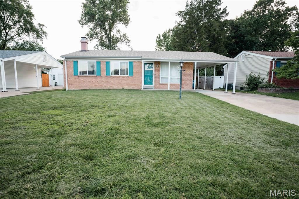 2845 Sugar Tree Lane, Maryland Heights, MO 63043