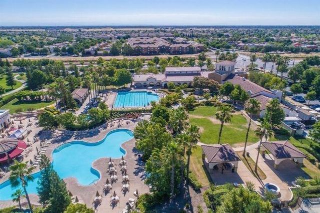 3 Michelson Ct, Sacramento, CA 95835