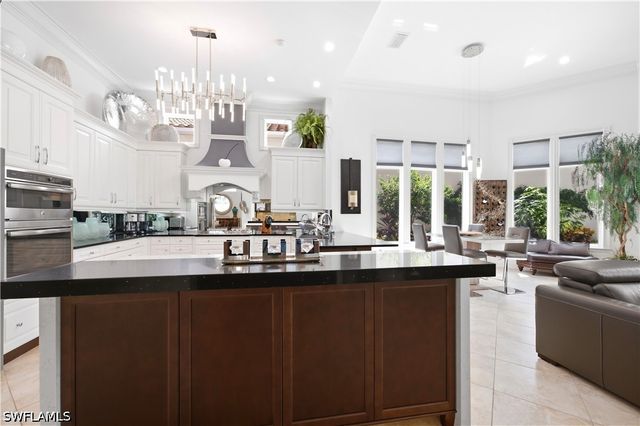 9081 Terranova DR, Naples, FL 34109