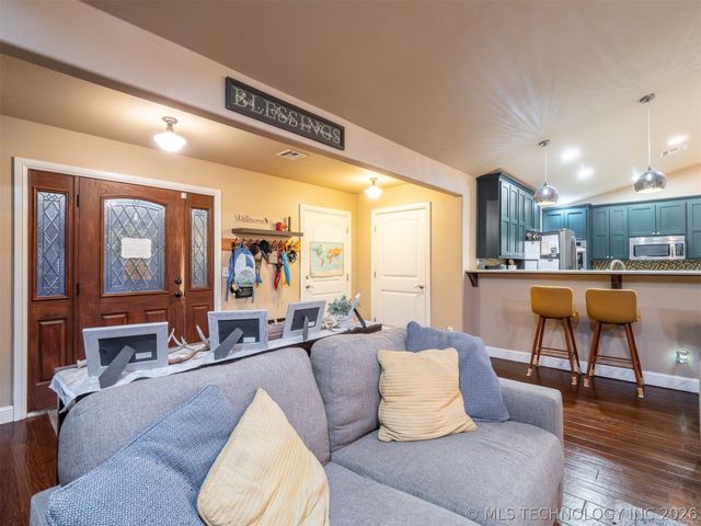 216 Peaceable Ridge, Mcalester, OK 74501